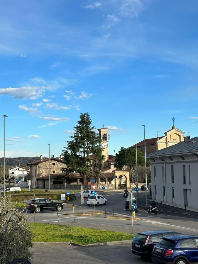 Franciacorta Rooms คอร์เตฟรังกา ภายนอก รูปภาพ