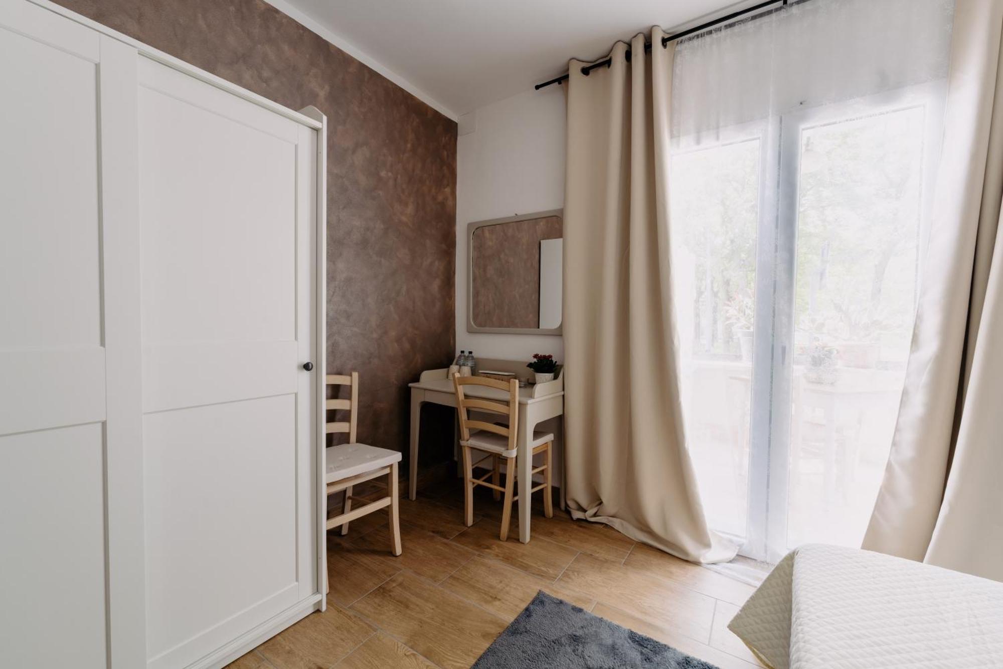 Franciacorta Rooms คอร์เตฟรังกา ภายนอก รูปภาพ